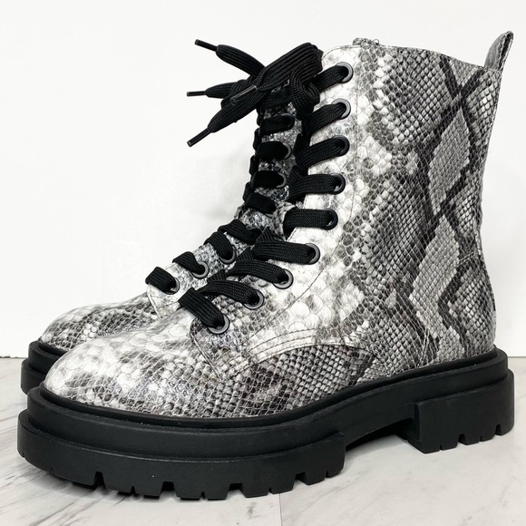 New! DV Dolce Vita Flume Snakeskin Faux Leather Lace Up Bootie 8 1/2 - Picture 1 of 14